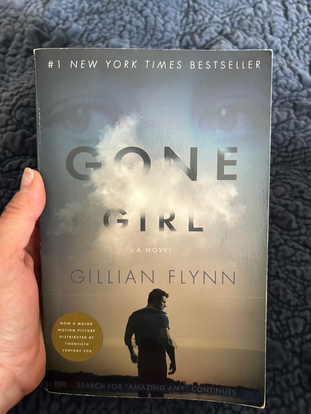 Gone Girl by Gillian Flynn - Atmospheric Grey/Beige Cover
